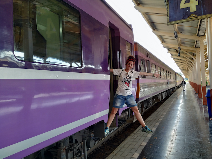 Tren nocturno a Bangkok